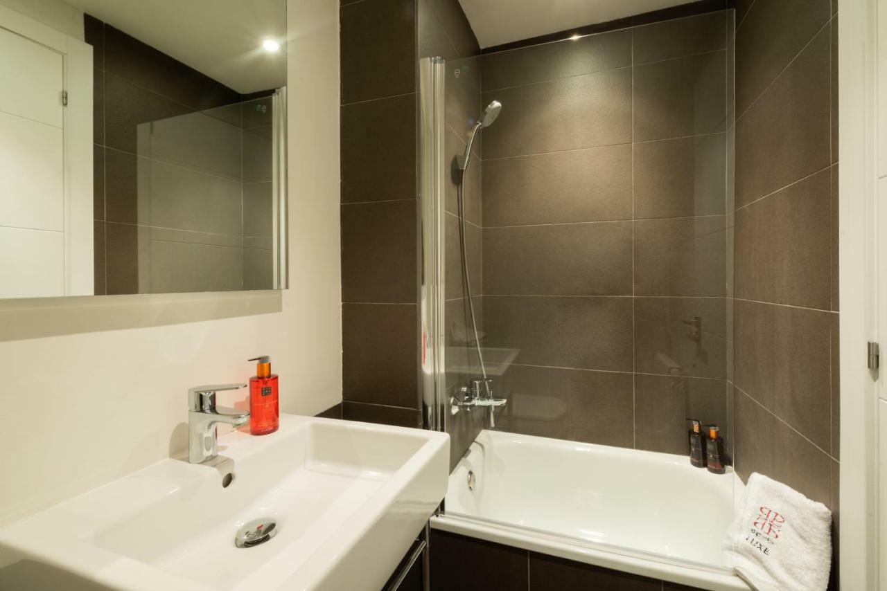 Petit Luxe Tobella Esquerra Lejlighed Terrassa Eksteriør billede